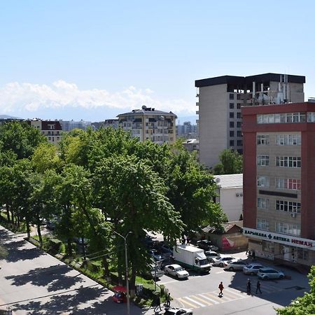 Studio Boutique Apartment Bishkek Luaran gambar