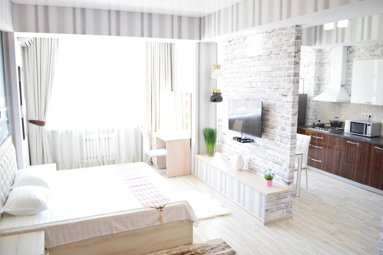 Studio Boutique Apartment Bishkek Luaran gambar
